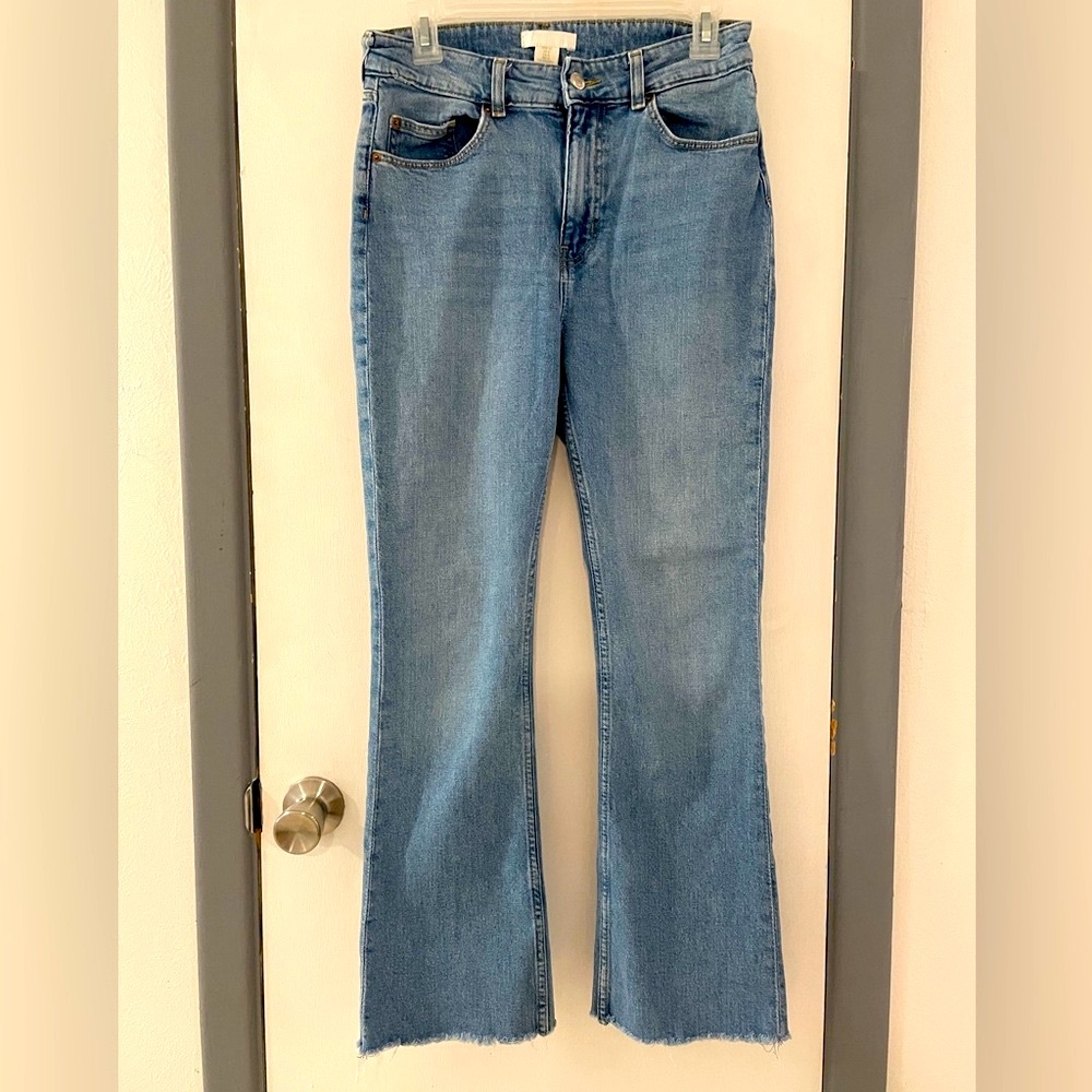 Bootcut H&M jeans.